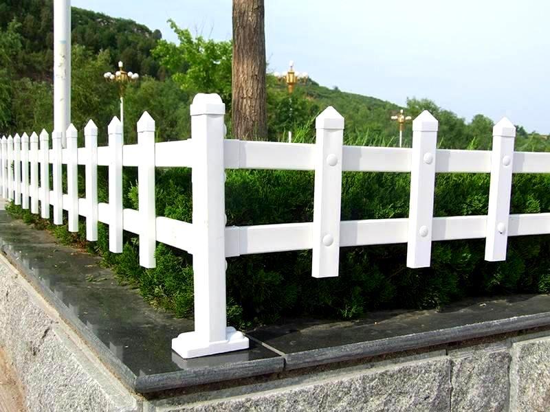 PVC草坪护栏变压器护栏